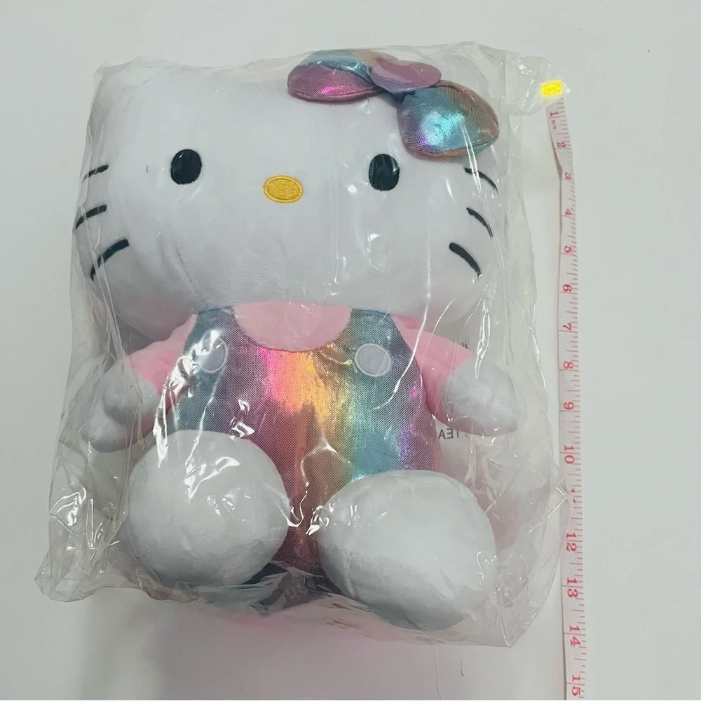 Hello Kitty Plush Backpack - Picture 5 of 7